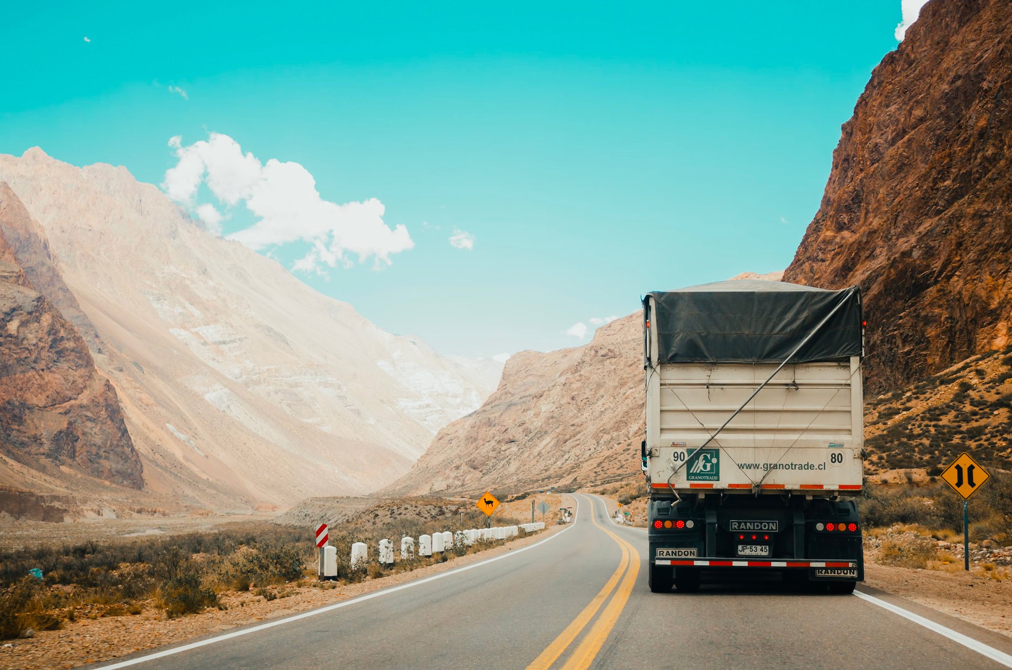 truck-in-desert